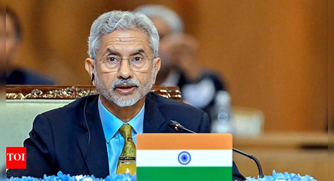 ‘i-was-in-the-room’:-jaishankar-reveals-what-pm-modi-told-vance-when-india-pounded-pak