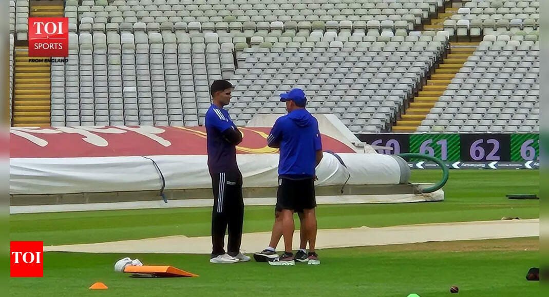 ind-vs-eng:-ajit-agarkar,-gautam-gambhir,-shubman-gill-locked-in-intense-discussion-ahead-of-2nd-test-–-watch