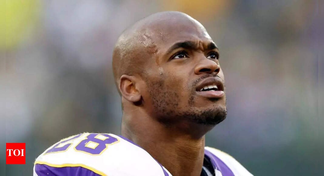 adrian-peterson-faces-pressure-to-accept-dangerous-celebrity-boxing-match-after-poker-club-chaos