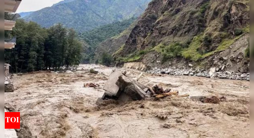 cloudbursts-hit-mandi,-5-dead-and-15-missing