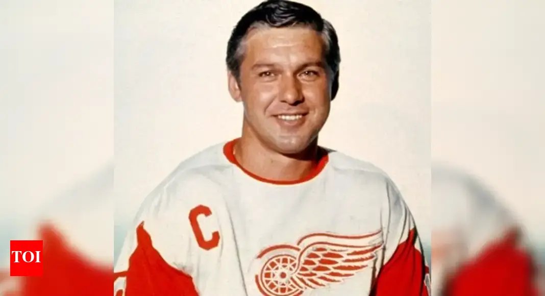 alex-delvecchio,-legendary-detroit-red-wings-center,-passes-away-at-93