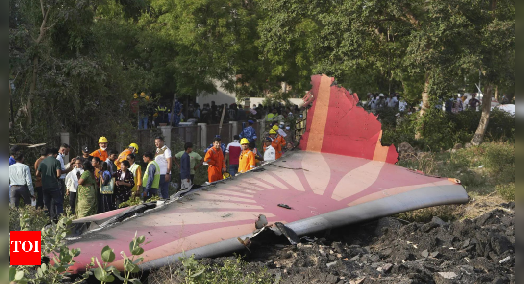 air-india-crash:-ai-fake-news,-videos-go-viral;-fraudsters-exploit-public-vulnerability