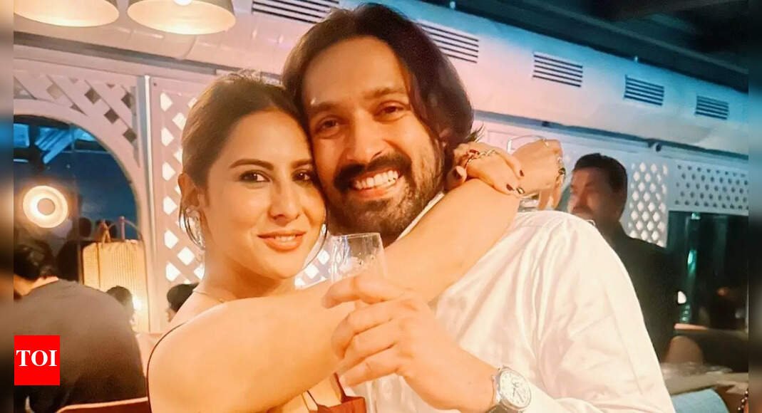 vikrant-massey-opens-up-about-his-love-story-with-wife-sheetal-thakur:-‘she-said,-the-moment-i-saw-you,-i-saw-the-father-of-my-kids’