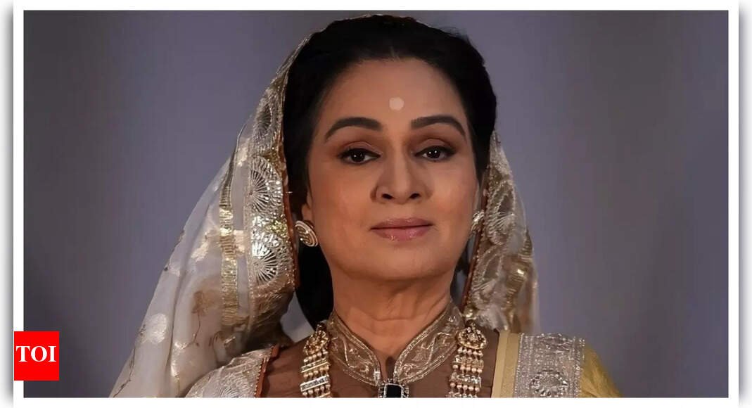 padmini-kolhapure-draws-parallels-between-her-real-and-reel-life-while-portraying-rajmata-in-chakravarti-samrat-prithviraj-chauhan;-says-‘even-though-my-son-is-grown-up…’