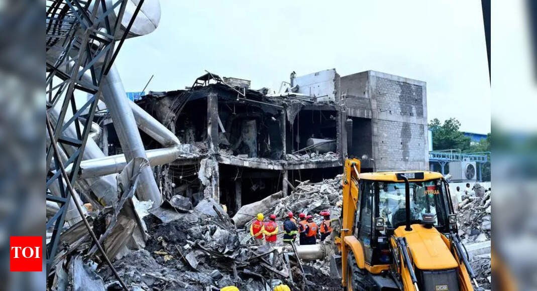 telangana-factory-blast:-2-more-bodies-found-on-unit’s-1st-floor;-debris-shifted-to-adjacent-plot-to-search-for-remains;-sigachi-announces-rs-1-crore-ex-gratia