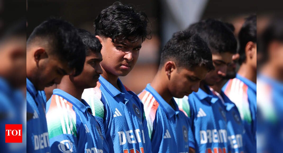india-vs-england-2nd-test:-vaibhav-suryavanshi-and-his-u-19-teammates-cheer-for-team-india-at-edgbaston
