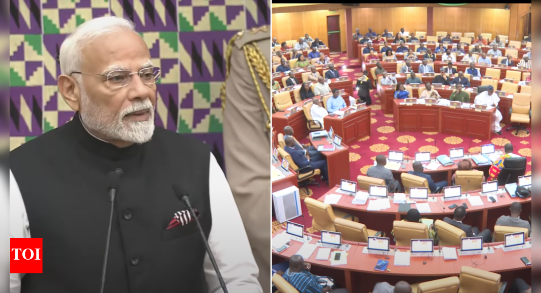 watch:-pm-modi-mentions-india-has-2,500-parties-in-ghana-parliament.-then-this-happens
