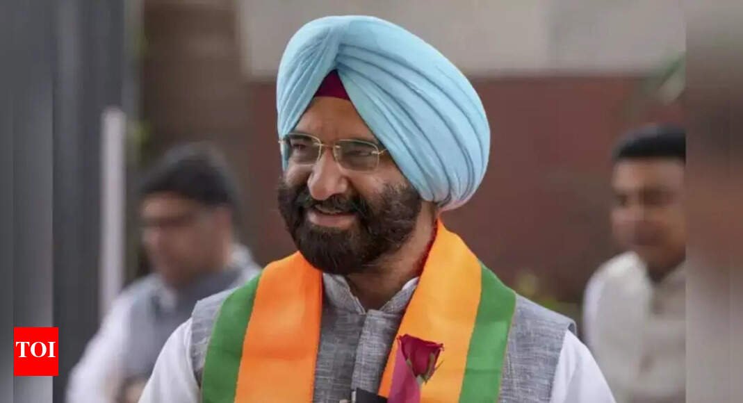 ‘put-it-on-hold’:-delhi-government-pushes-back-on-fuel-ban-for-older-vehicles;-writes-to-pollution-control-body