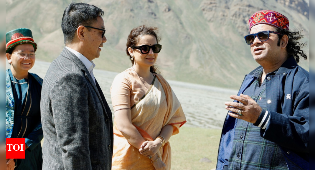 at-15,000-feet,-kiren-rijiju’s-jamming-session-with-mohit-chauhan-&-kangana-ranaut-–-video