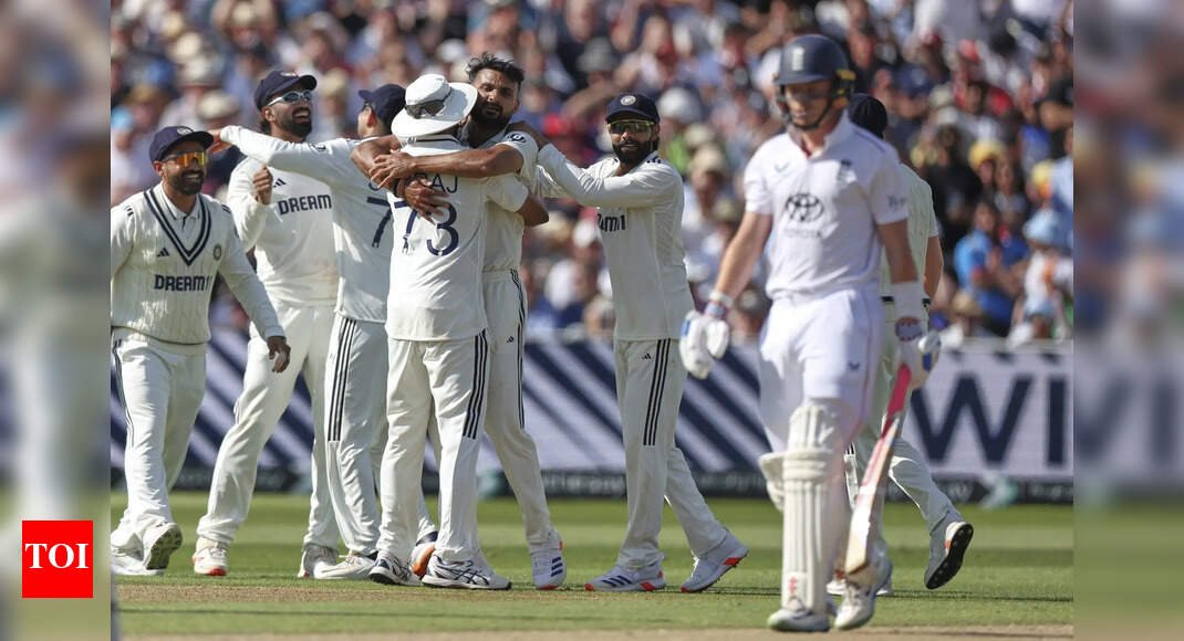 ind-vs-eng-live:-india-eye-early-wickets-on-day-3-to-extend-dominance