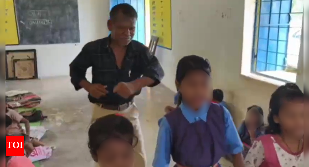 chhattisgarh:-drunk-balrampur-teacher-caught-dancing-with-schoolgirls;-suspended-after-video-emerges