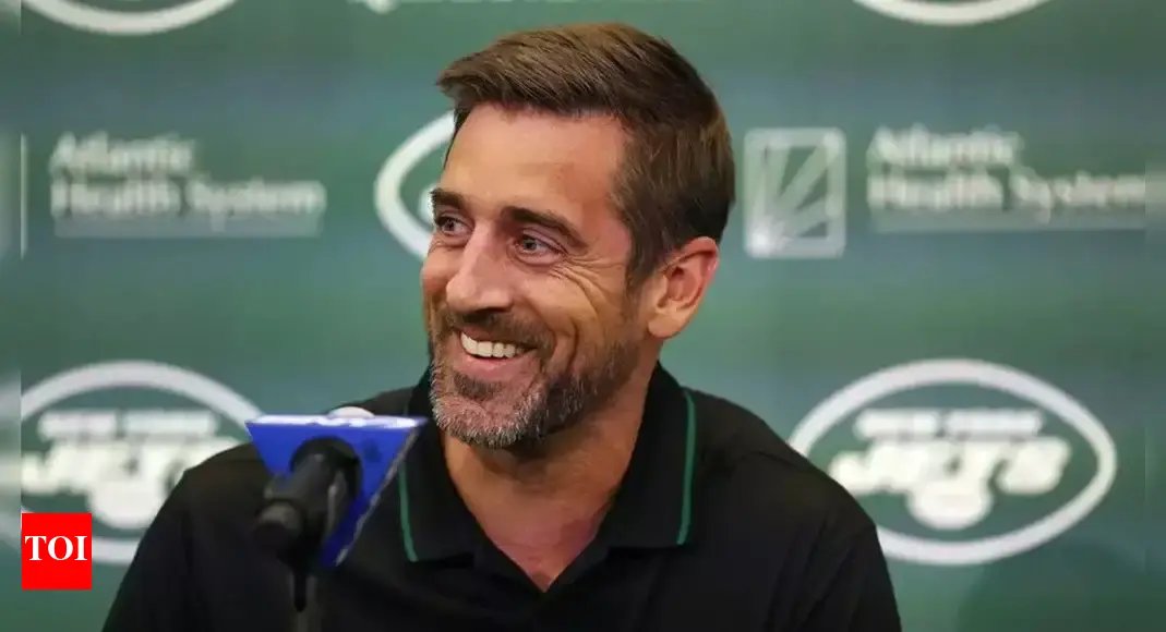 aaron-rodgers-blasts-‘sick-society’:-plans-private-life-after-last-season
