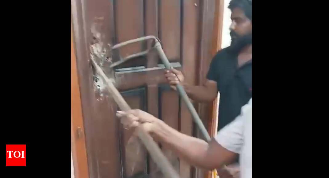 coimbatore-sanitary-workers-recuse-boy-trapped-in-house