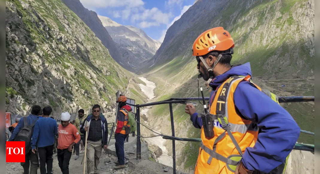 amarnath-yatra-2025:-20k-visit-holy-cave;-3rd-pilgrim-batch-leaves-jammu