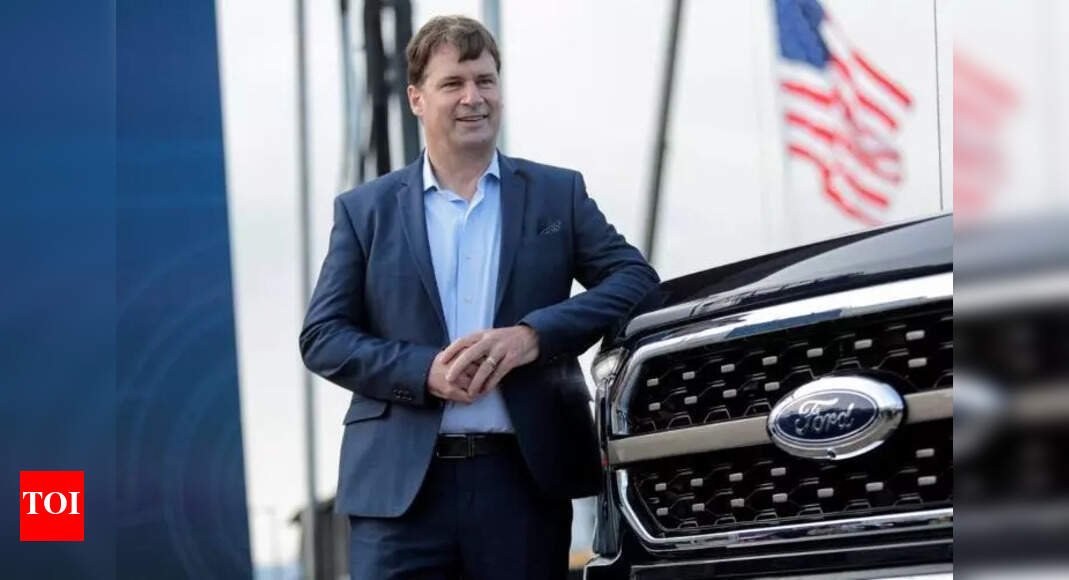 ford-ceo-jim-farley-‘agrees’-with-amazon-ceo-andy-jassy’s-workforce-predictions:-“ai-will-leave-a-lot-of-white-collar-people…”