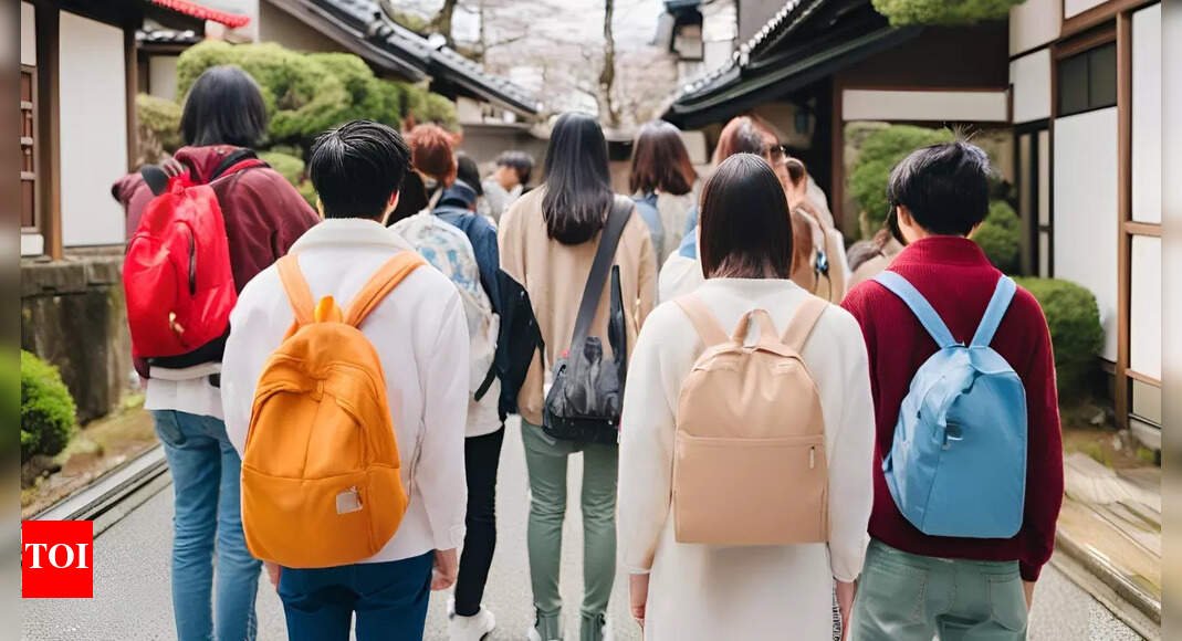 us-visa-delay:-students-anxious-in-hyderabad;-no-slots-available-yet