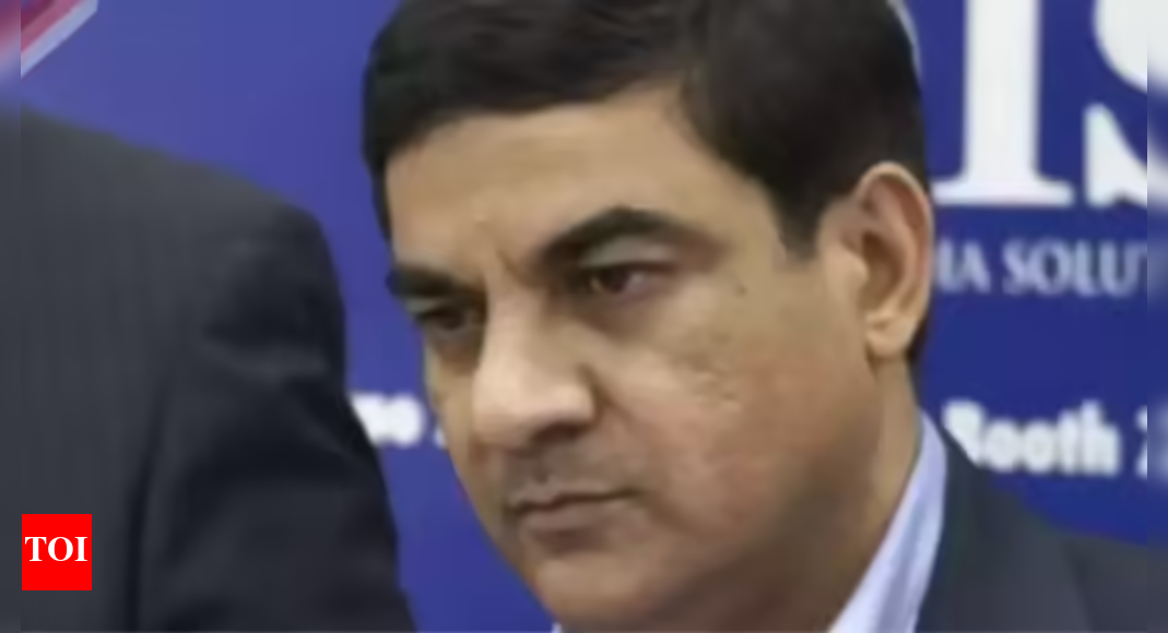 arms-dealer-sanjay-bhandari-declared-fugitive;-india-steps-closer-to-extradition