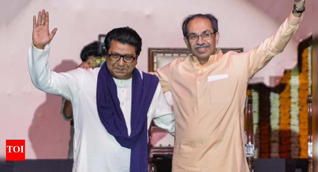 hindi-row:-cong-slams-thackeray-cousins-for-hogging-credit-for-govt’s-rollback