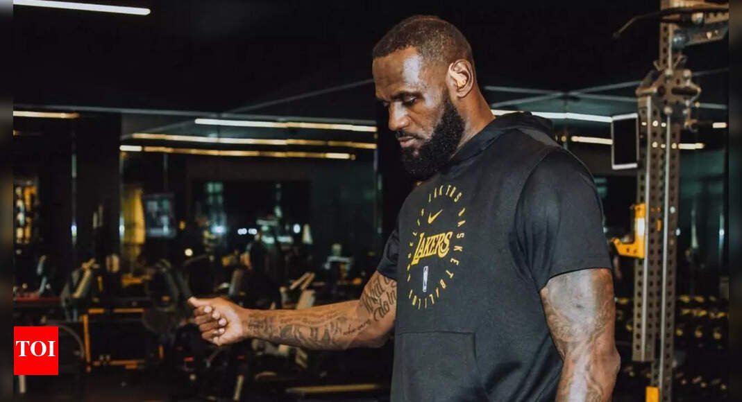 lebron-james’-king-size-garage:-a-lamborghini-to-match-his-shoes,-a-$1m-porsche-318-spyder-and-more