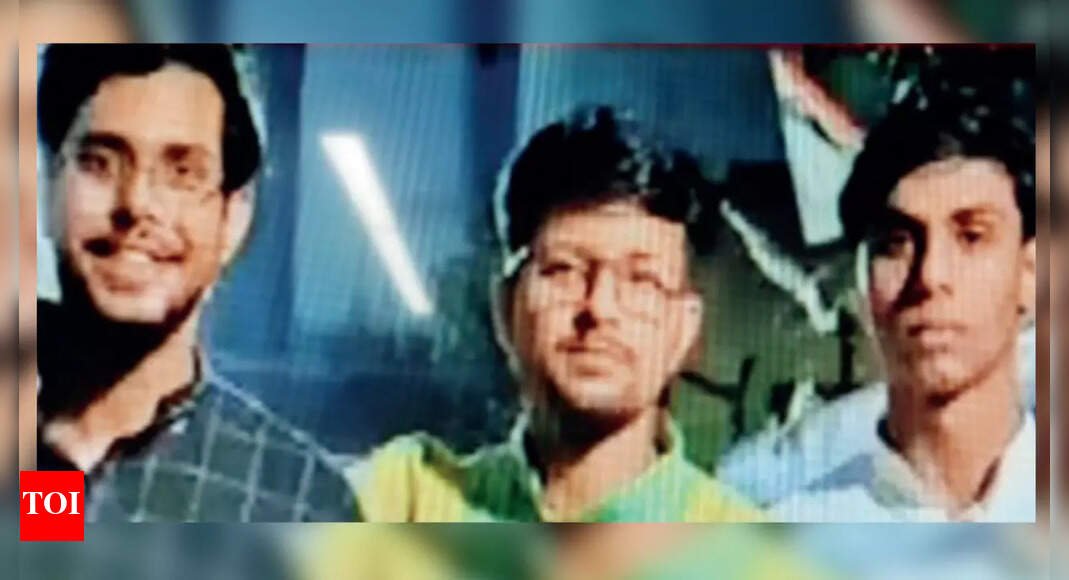 kolkata-rape:-accused-drank-alcohol-in-college-for-hours-after-assault;-warned-guard-to-stay-quiet