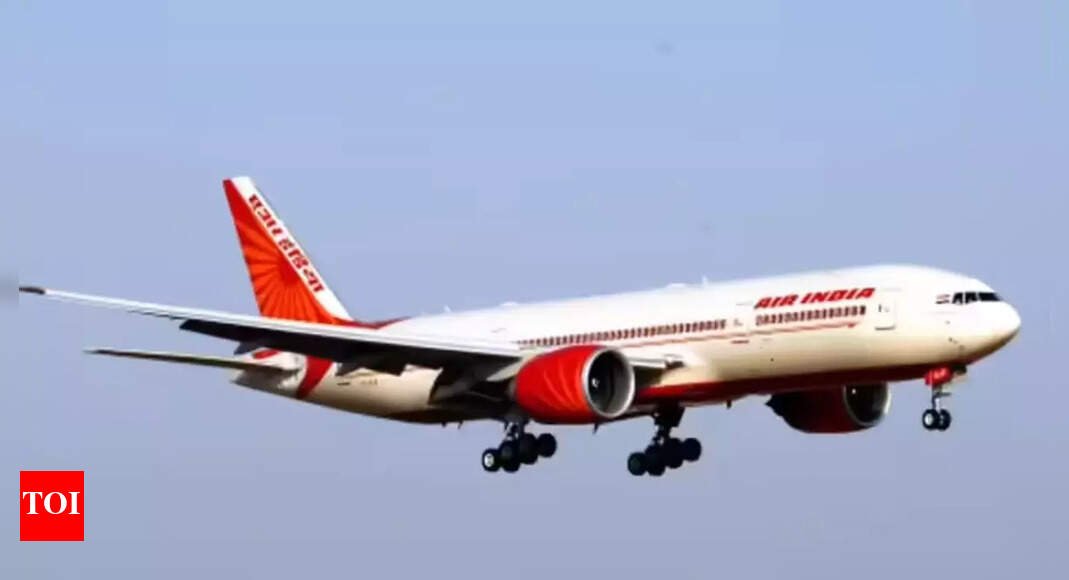 medical-emergency:-pilot-collapses-minutes-before-bengaluru-delhi-flight-take-off;-hospitalised