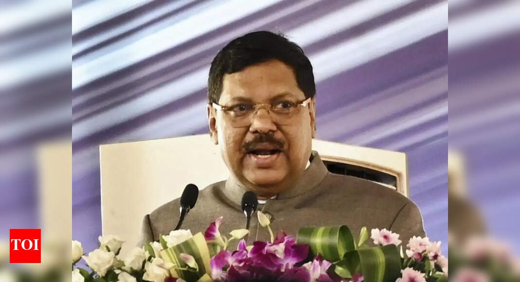 ‘to-suit-needs-of-society’:-cji-gavai-calls-for-‘pragmatic’-interpretation-of-constitution;-urges-judges-not-to-think-about-a-case-once-it-is-decided