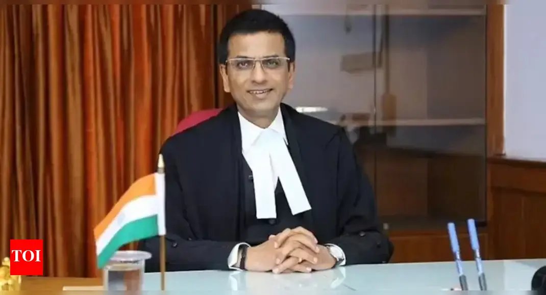 sc-seeks-removal-of-ex-cji-chandrachud-from-official-residence-‘without-further-delay’