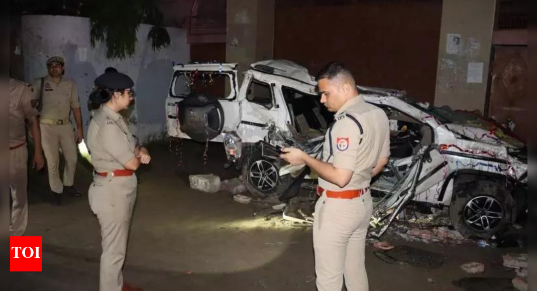 groom,-2-toddlers-among-9-dead-as-speeding-car-rams-into-wall-in-up