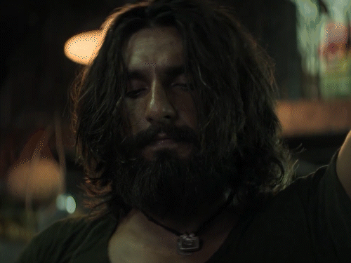 रणवीर-सिंह-के-बर्थडे-पर-धुरंधर-का-फर्स्ट-लुक-जारी:बेहतरीन-बैकग्राउंड-म्यूजिक-के-साथ-दिखा-इंटेंस-लुक,-अजीत-डोभाल-के-रोल-में-दिखे-आर.माधवन