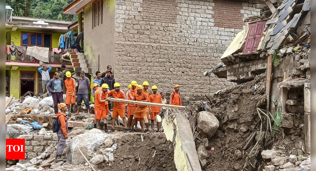 4-killed-as-taxi-plunges-near-rohtang;-flash-floods-ravage-himachal-pradesh