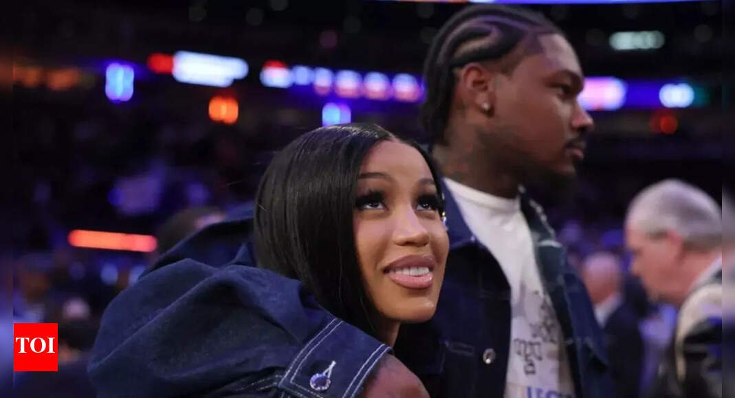 did-cardi-b-just-dump-stefon-diggs?-rapper-deletes-all-traces-of-nfl-star-after-$12k-a-night-castle-romance