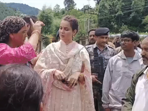 कंगना-रनोट-से-महिला-बोली-फोटो-खिंचाने-आई-हो-क्या:bjp-सांसद-ने-कहा-सब-कंगना-कंगना-बोलते-हैं;-बाढ़-प्रभावित-एरिया-में-पहुंची-थीं