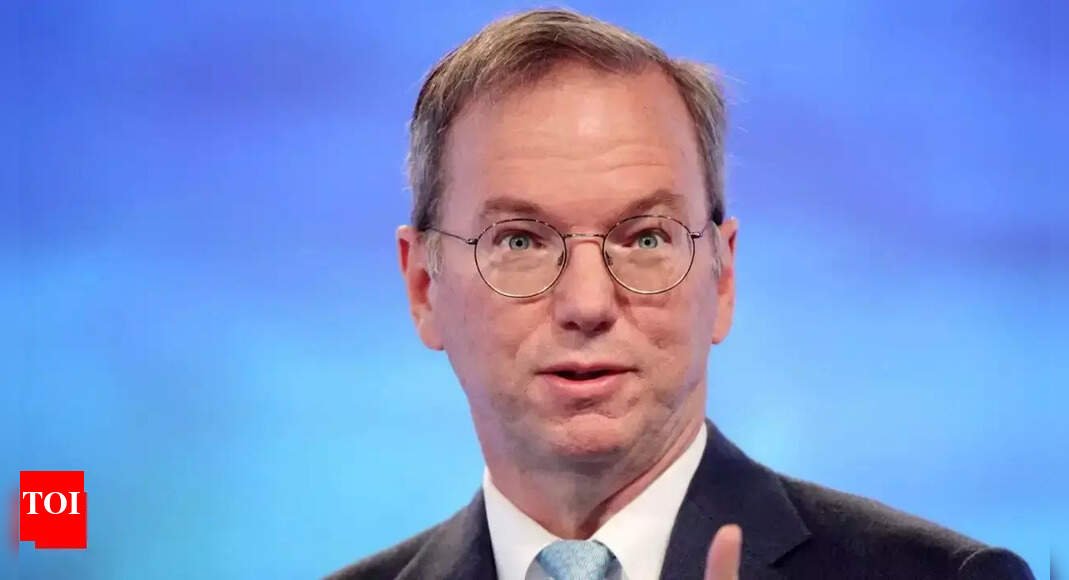 former-google-ceo-warns-‘ai-could-surpass-human-intelligence-in-next-few-years’;-what-is-artificial-superintelligence-and-why-it-matters