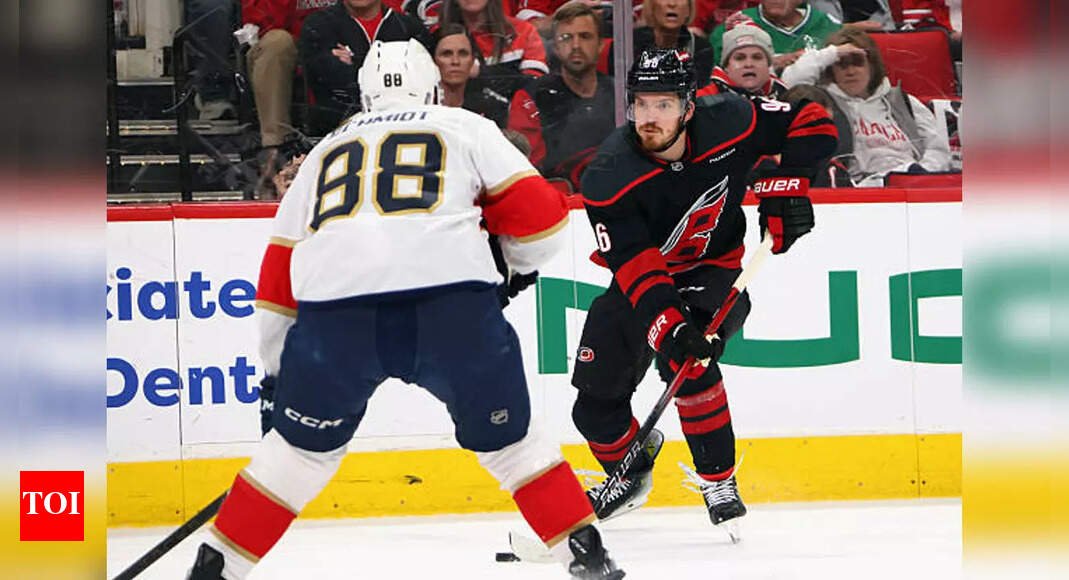toronto-maple-leafs-pursue-carolina-hurricanes-free-agent-jack-roslovic-as-mitch-marner-replacement:-report