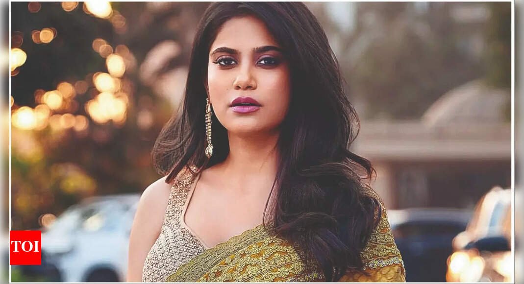 aaditi-s-pohankar:-pain-can-be-transformed-into-art