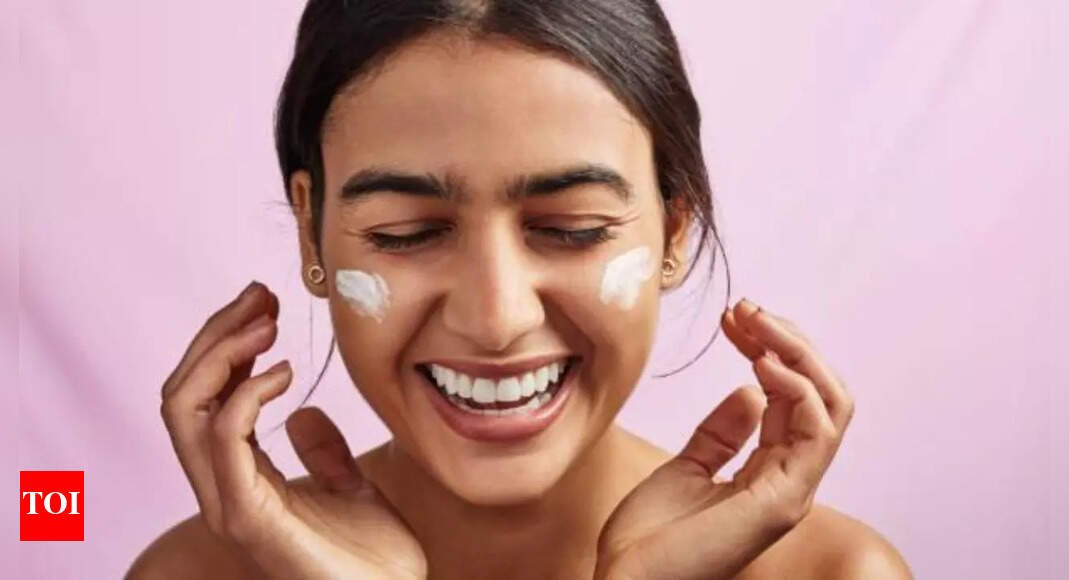 hydrating-vs-moisturising:-what’s-the-difference-and-which-one-does-your-skin-really-need