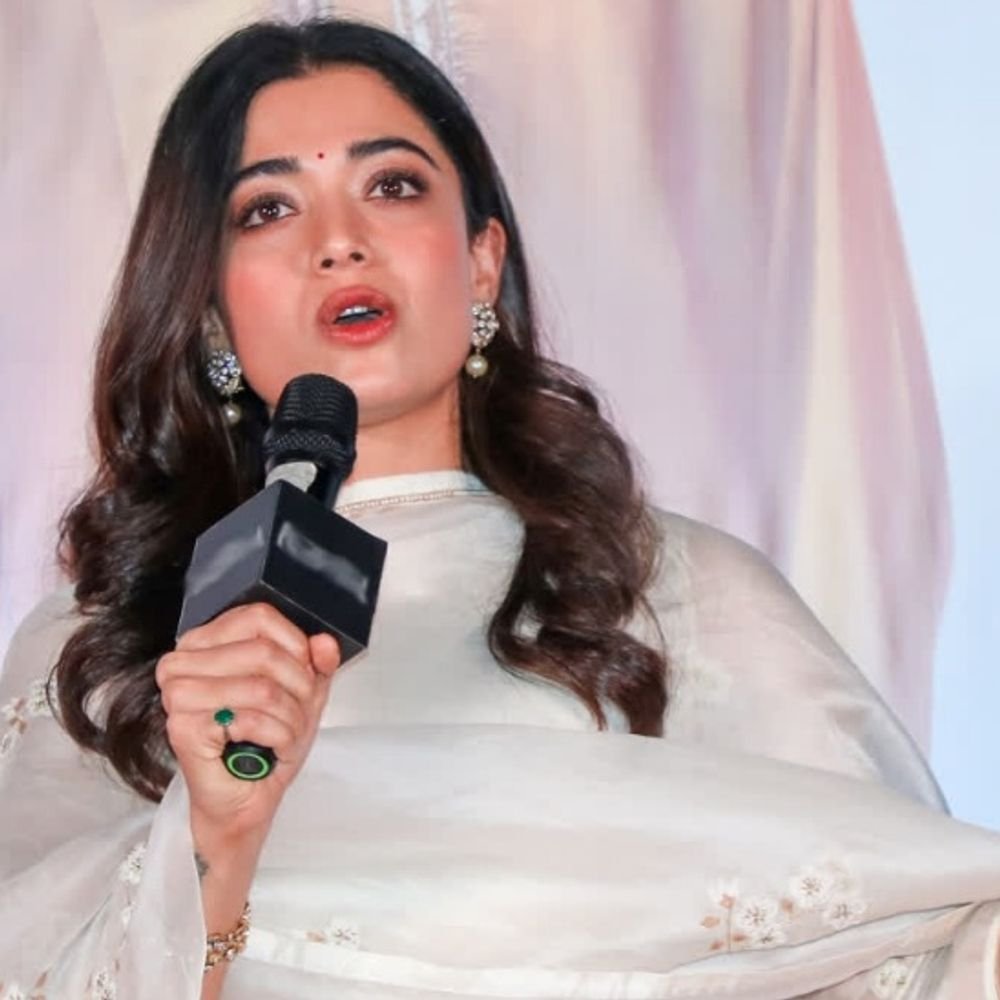 रश्मिका-मंदाना-के-बयान-पर-हुआ-विवाद:खुद-को-कहा-कुर्ग-समुदाय-की-पहली-एक्ट्रेस,-कई-एक्ट्रेसेस-ने-दावे-पर-जताई-नाराजगी;-सोशल-मीडिया-पर-हुई-आलोचना