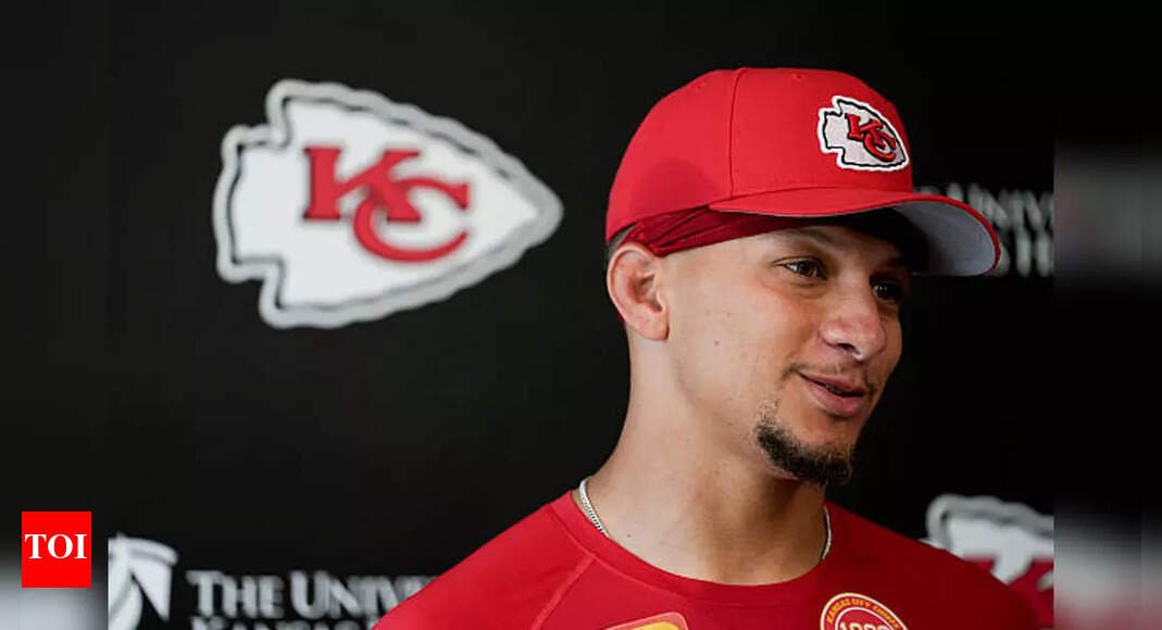 kansas-city-chiefs-sensation-patrick-mahomes-lauds-rookie-cooper-flagg,-has-a-bright-future-ahead-with-dallas-mavericks