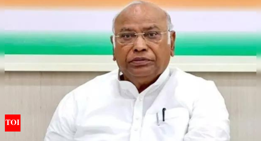 bjp-accuses-kharge-of-insulting-prez-murmu,-kovind;-cong-terms-charge-‘rubbish’