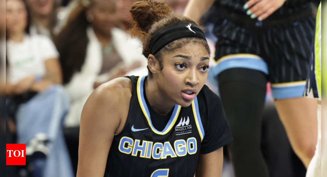 angel-reese-slaps-clipboard-in-heated-sideline-moment-before-chicago-sky’s-narrow-loss-to-washington-mystics