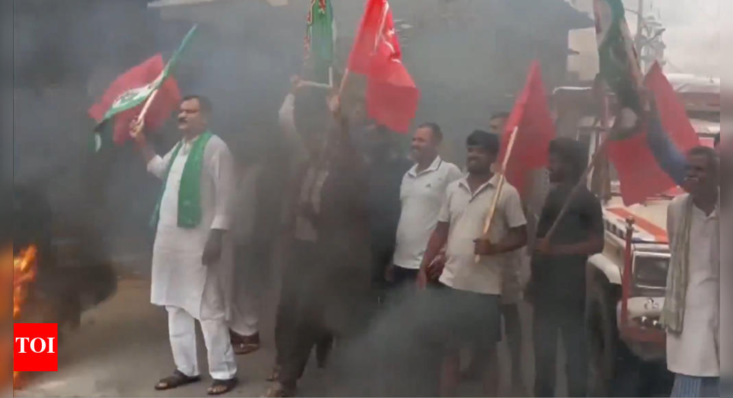 bihar-mahagathbandhan-protest:-tyres-burnt,-roads-blocked;-what-electoral-roll-row-is-about
