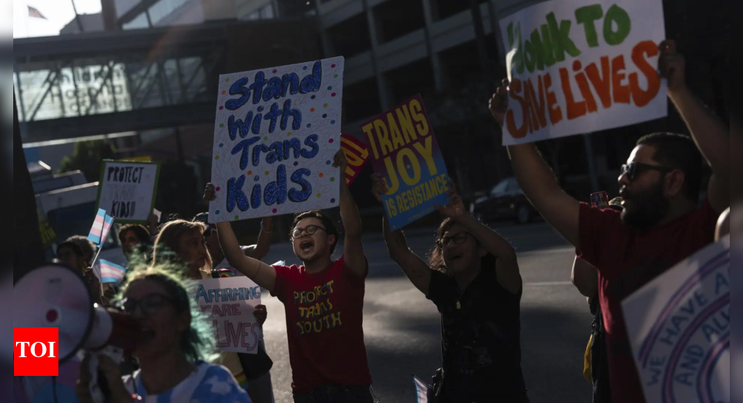 protesters-rally-against-closure-of-largest-gender-affirming-care-centre-for-kids-in-the-us