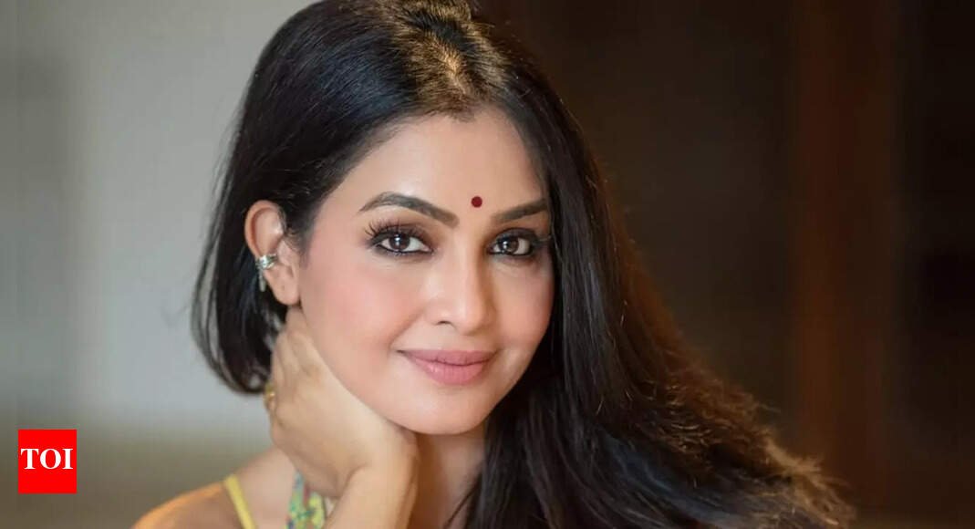bhabiji’s-shubhangi-atre-opens-up-about-financial-restraints-post-marriage