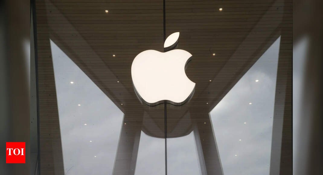iphone-shift-to-india:-govt-tells-chinese-engineers-to-leave;-foxconn-responds