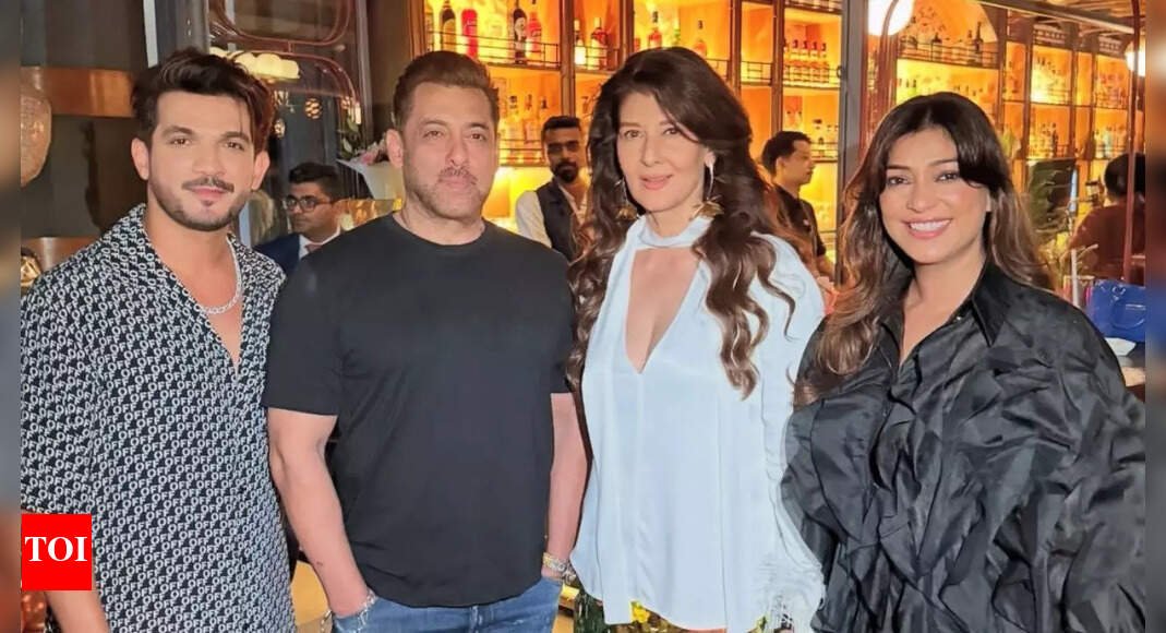 arjun-bijlani-gives-a-glimpse-into-sangeeta-bijlani’s-lavish-birthday-bash