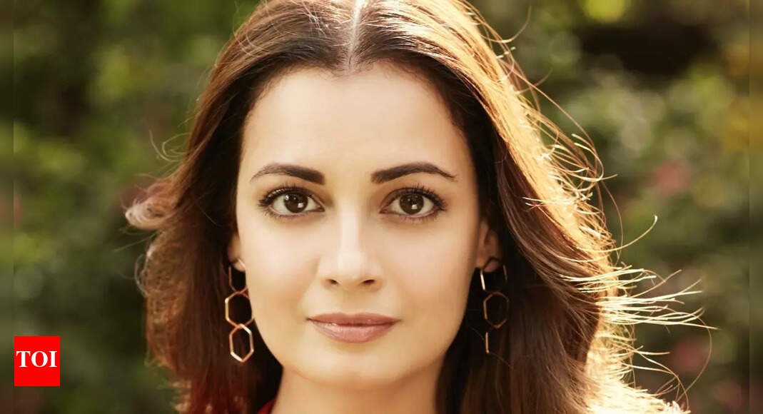 did-you-know-dia-mirza-was-only-19-when-she-danced-in-the-rain-in-‘rhtdm’?
