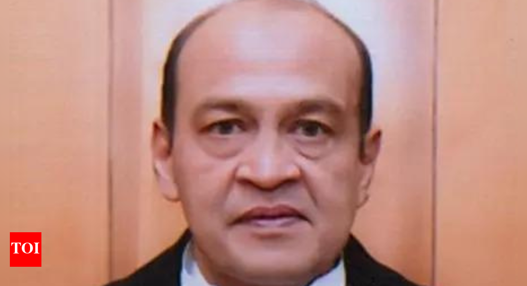 cash-at-home-row:-cong-to-back-bid-to-sack-justice-varma-,-but-with-a-‘rider’