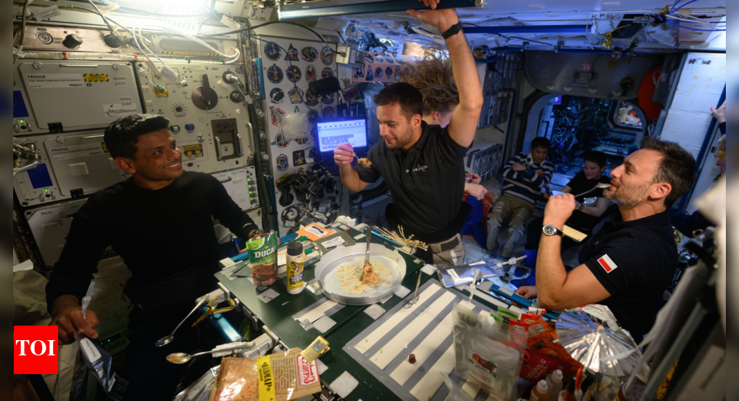 shrimp-cocktails,-crackers-&-more:-shubhanshu-shukla’s-joyful-dinner-on-space-station;-see-pics