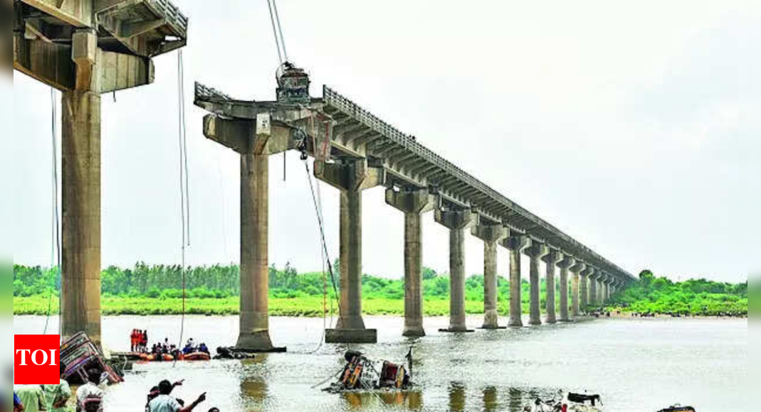 vadodara-bridge-tragedy:-trucks-sunk-in-10-feet-slush;-more-bodies-feared,-18-dead