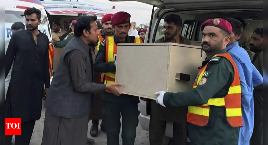 pakistan-bus-attack:-rebels-check-ids,-kill-9-passengers